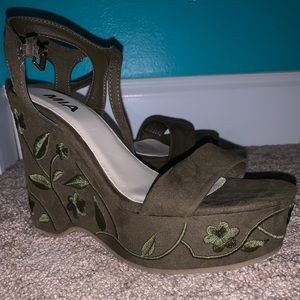 MIA Strappy Platform Wedges. Size 7.5